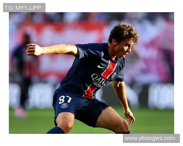 足球明星碧涵精彩瞬间图片欣赏展现其场上风采与个人魅力